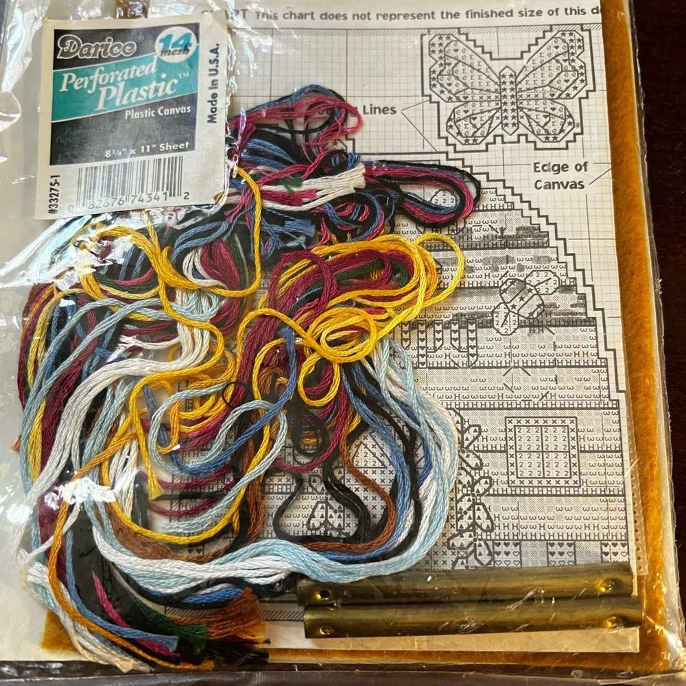 Bee Happy Cross Stitch Kit and 34 Extra Skeins of Embroidery Floss - Picture 5 of 7